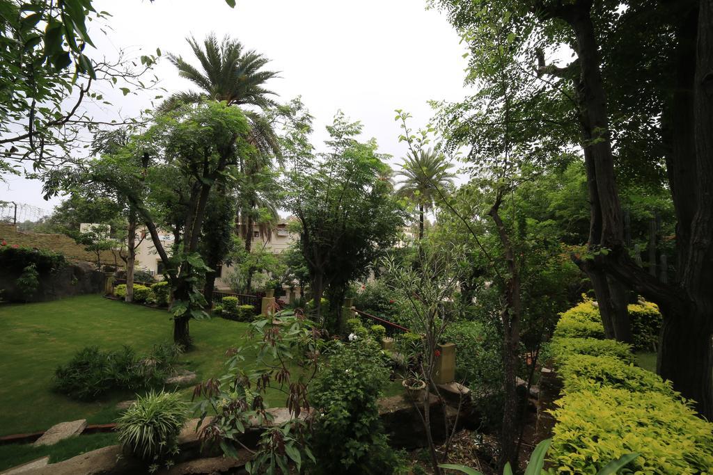 Hotel Maganji'S Mount Abu Bagian luar foto