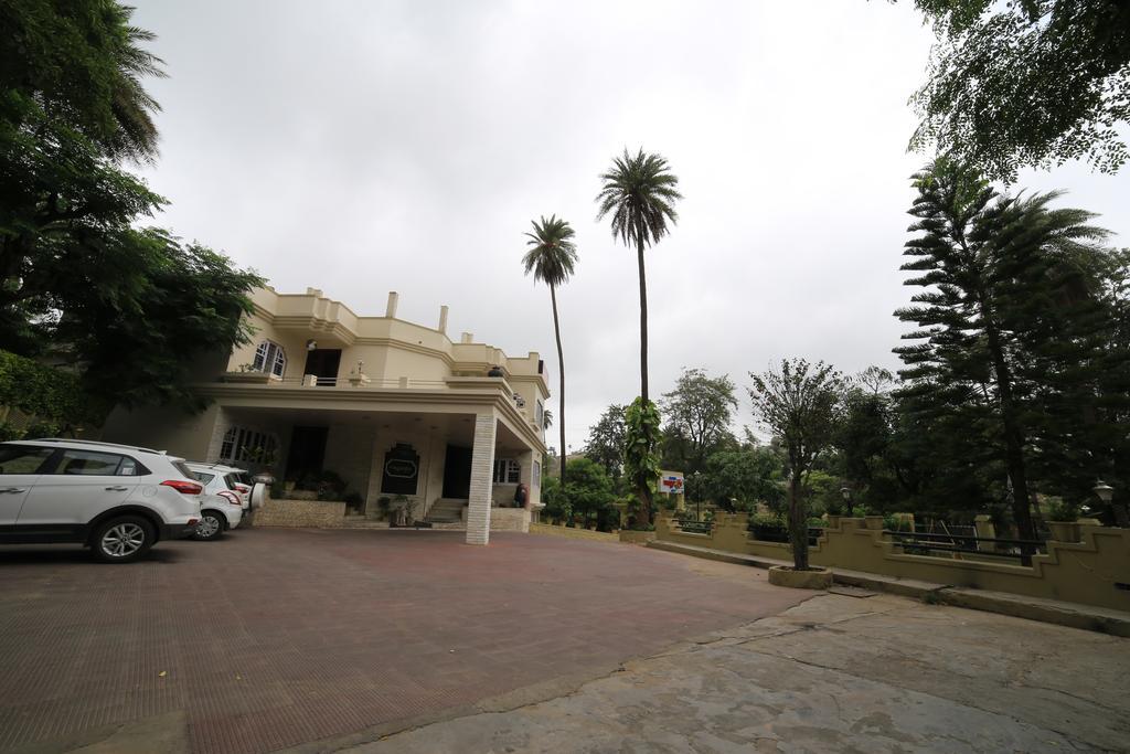 Hotel Maganji'S Mount Abu Bagian luar foto