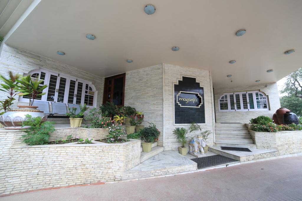 Hotel Maganji'S Mount Abu Bagian luar foto