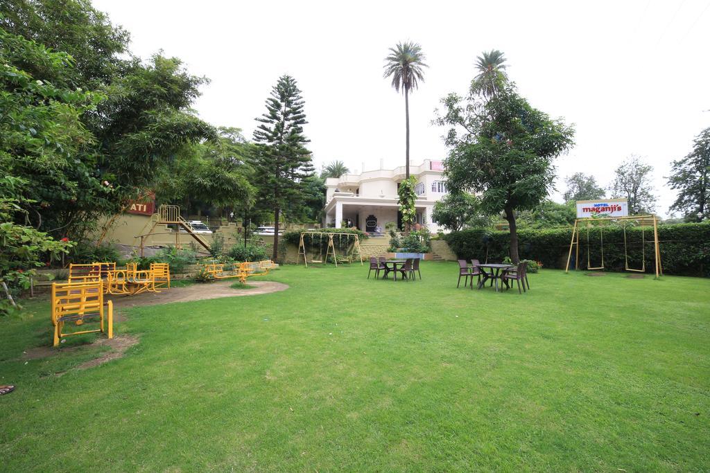 Hotel Maganji'S Mount Abu Bagian luar foto