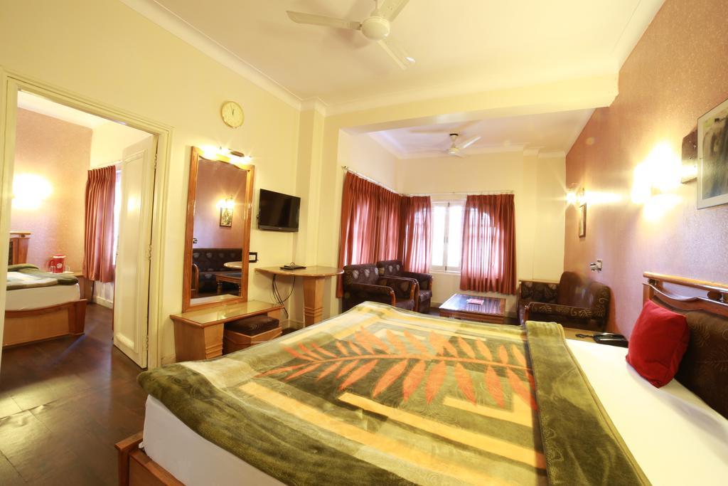 Hotel Maganji'S Mount Abu Bagian luar foto