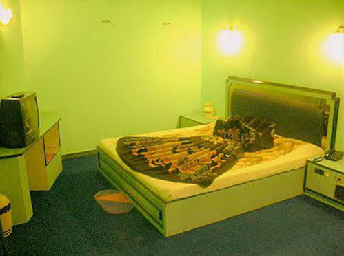 Hotel Maganji'S Mount Abu Bagian luar foto